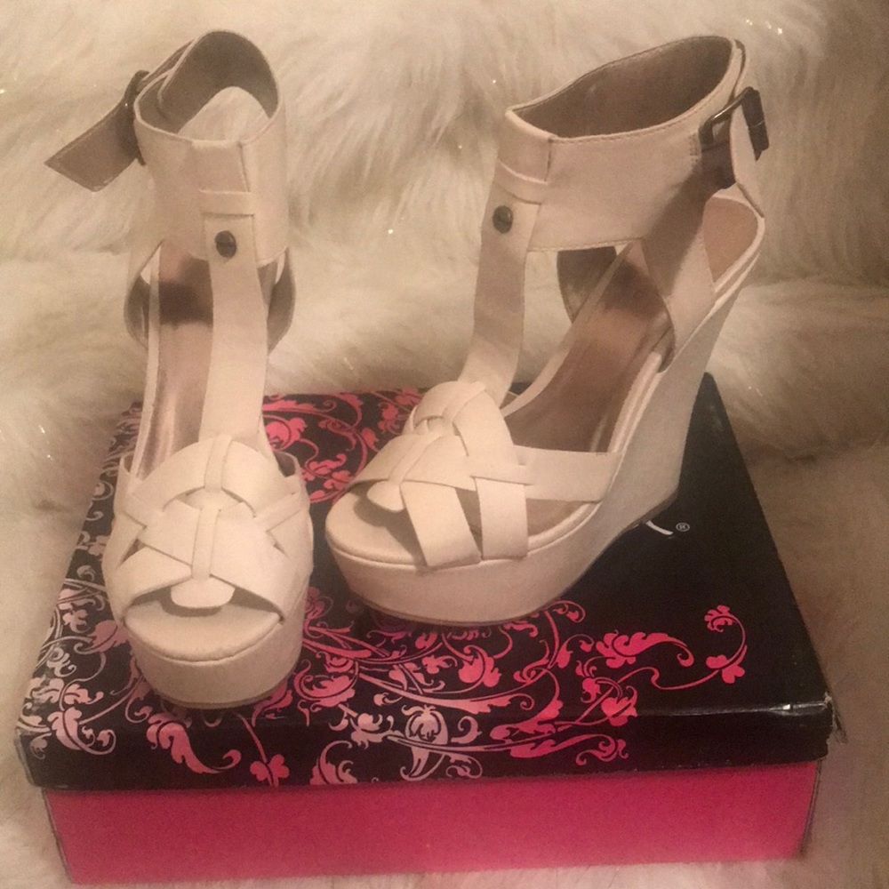 Strap Nude Wedges
